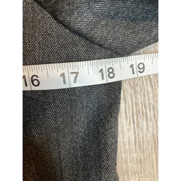 Talbots Gray Wool Button Front Short Blazer Jacket Sz 4P - Picture 8 of 8